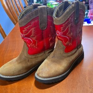 Liasca brand Red and Brown Western Boots size 4 o wear a size 7 and they fit me